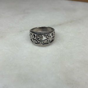 Sterling silver ring 925